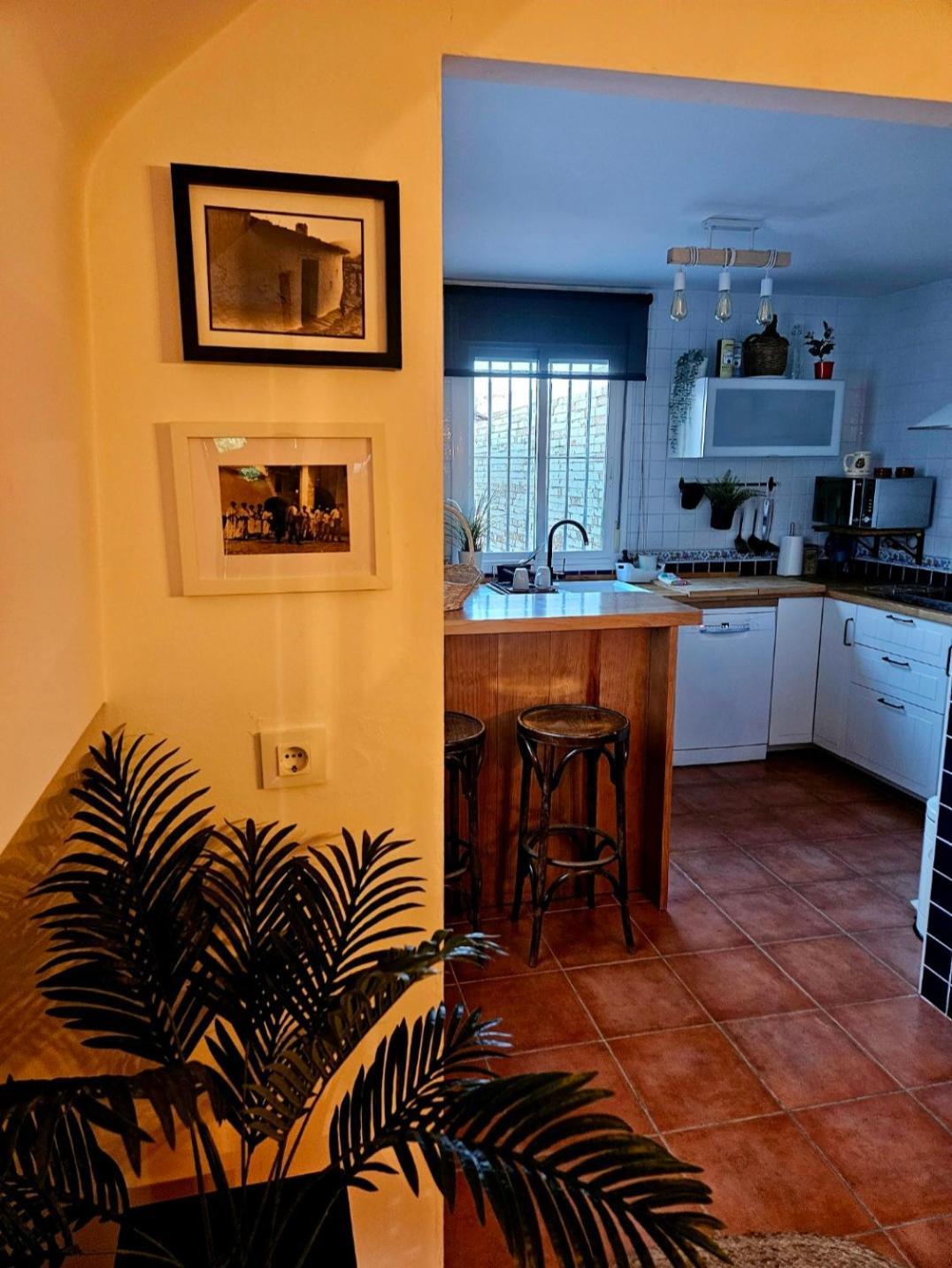 La Casa Junto Al Sendero Del Rio & Piscina # Aire Acondicionado Villa Los Romeros Luaran gambar